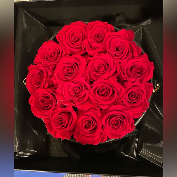 Forever Roses - Picture 2 of 7